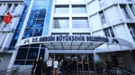 Mersin'de 3 belediyeye yolsuzluk operasyonu. Vahap Seçer gözaltına alındı