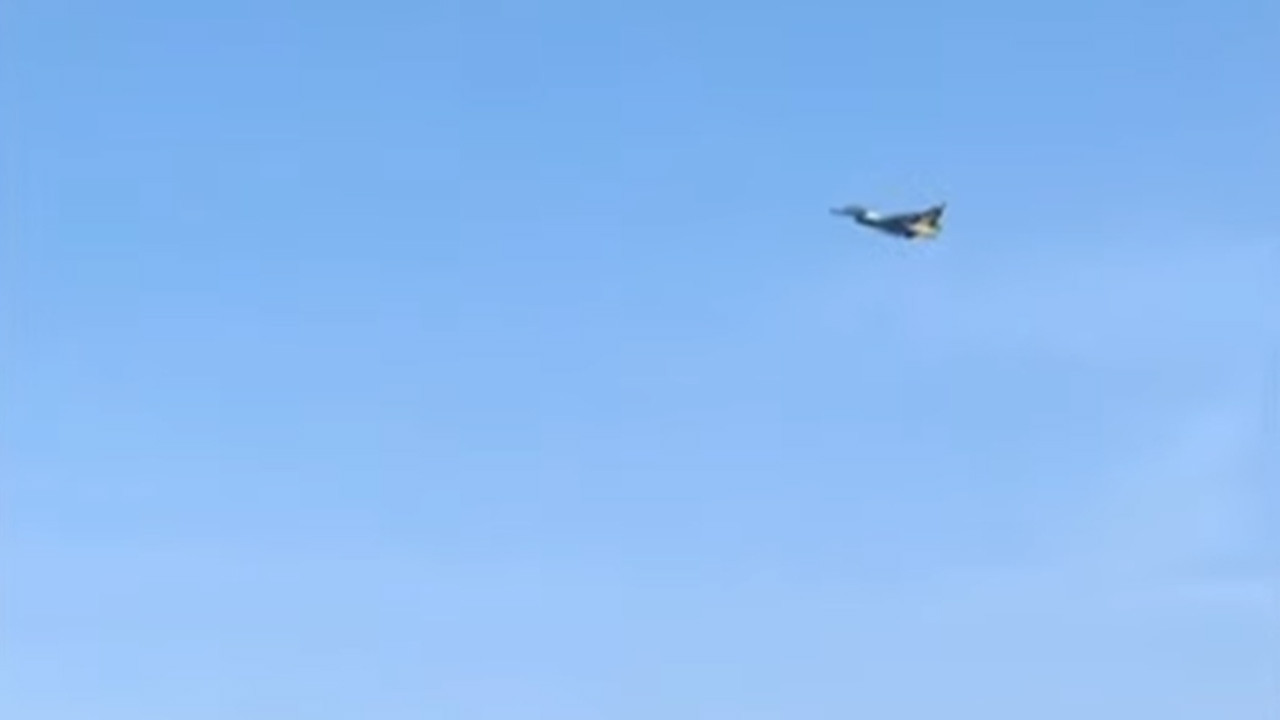 Son Dakika: SOLOTÜRK Ankara'da Cumhuriyetin 100. yılı için havalandı!