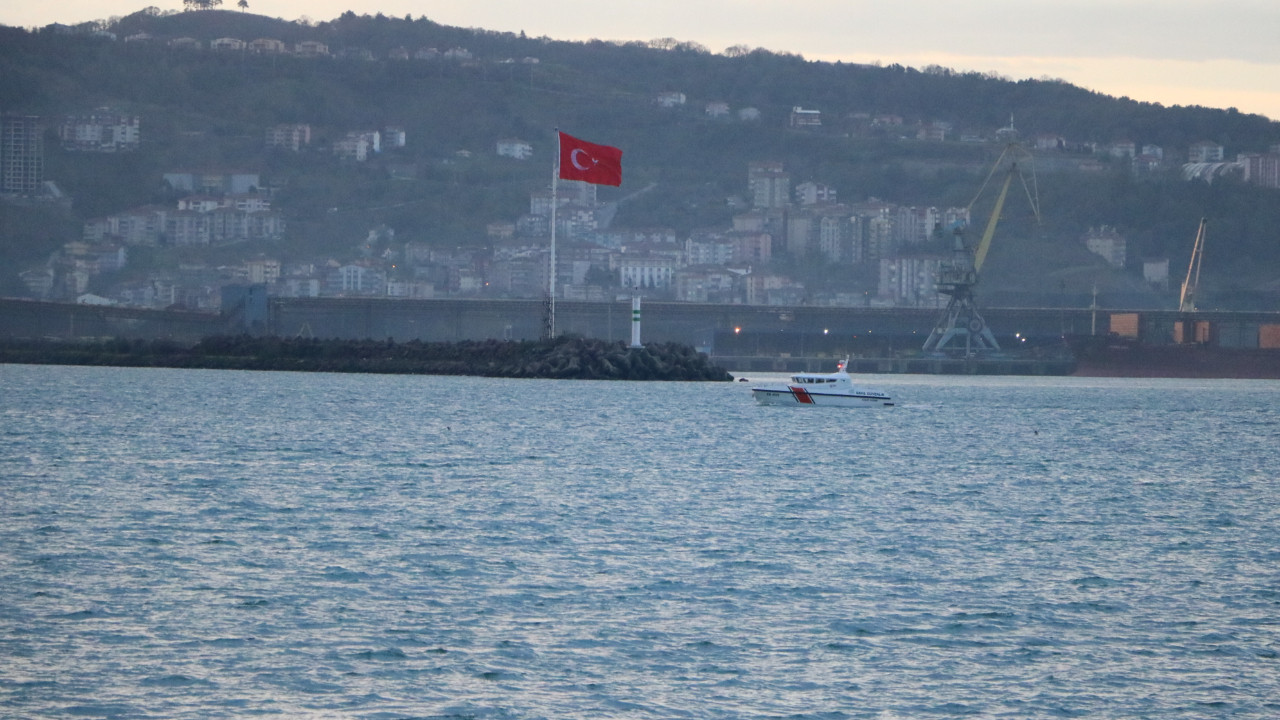 Zonguldak açıklarında 4 gün önce batan gemide bulunan 11 mürettebat için arama-kurtarma faaliyetleri 4. günde devam ediyor