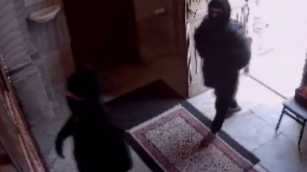 Sarıyer'de kilise saldırısı! Saniyeler öncesi kameralara yansıdı