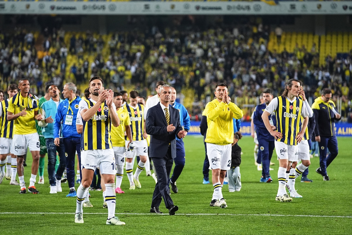 Fenerbahçe'de İsmail Kartal, Galatasaray şampiyonluğu hakkında konuştu - Resim : 1